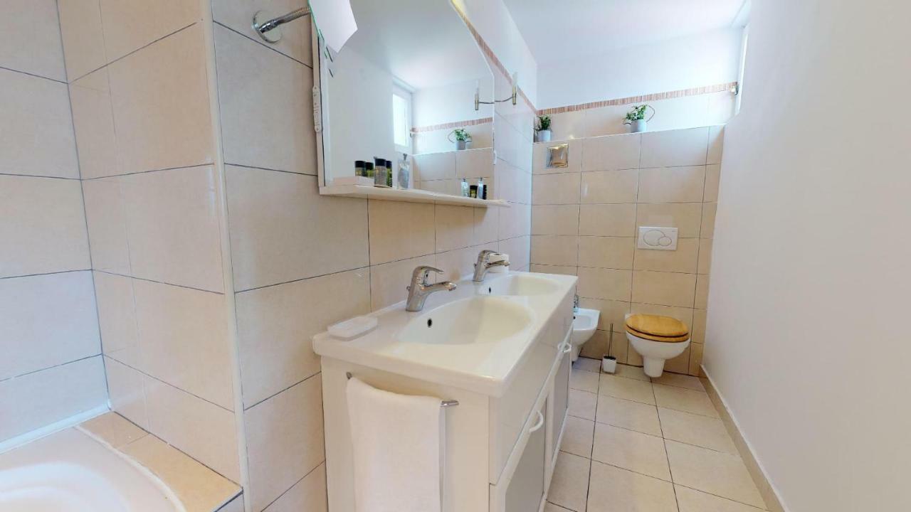 Riva Apartments Спліт Екстер'єр фото